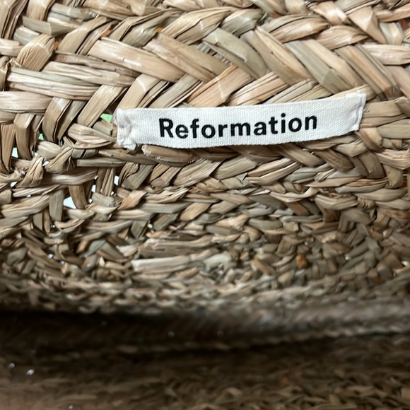 REFORMATION CIRCLE STRAW TOTE BAG- Natural - Picture 7 of 10